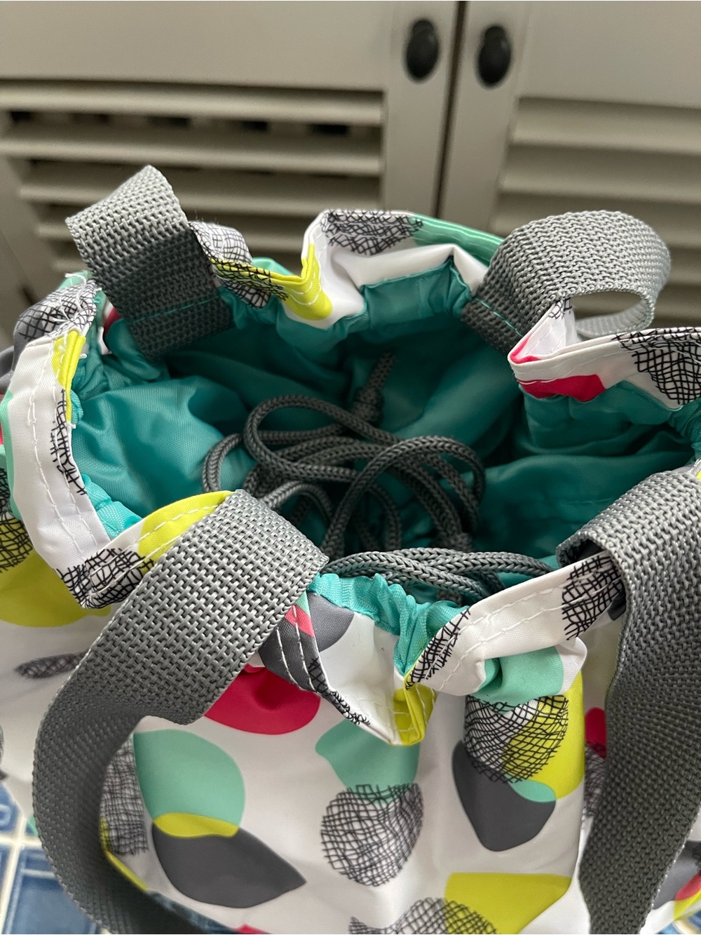 Thirty-One Aqua Multi-Color Drawstring Lunch Tote - Picture 6 of 11